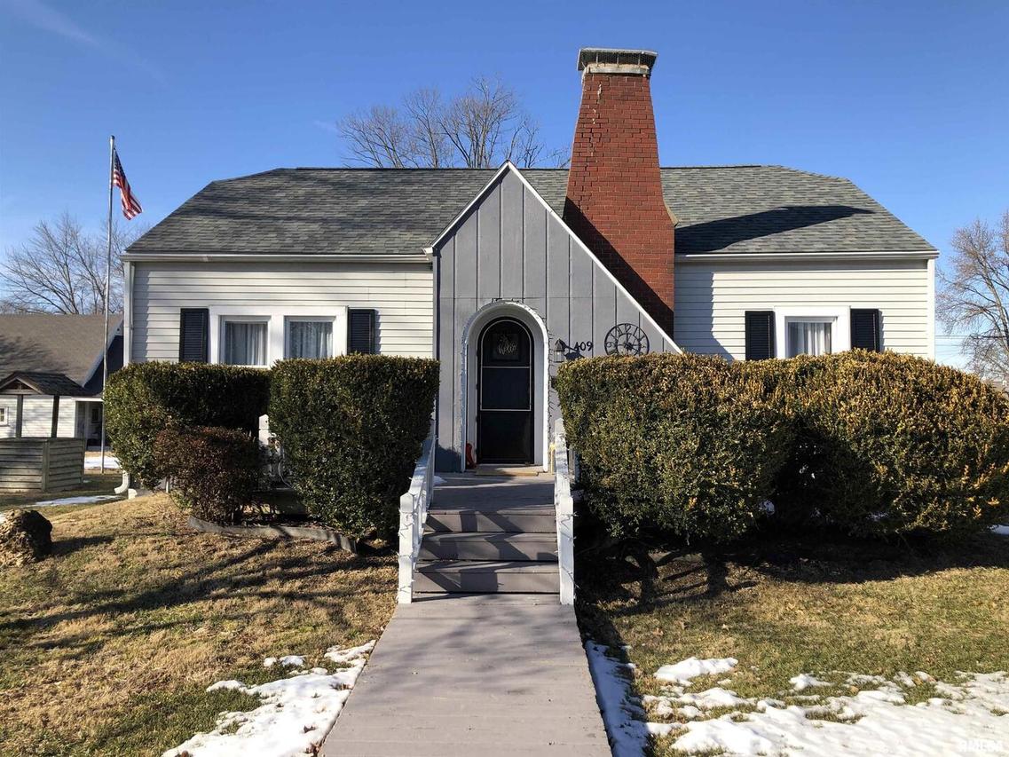 409 E 6th St., Flora, IL 62839