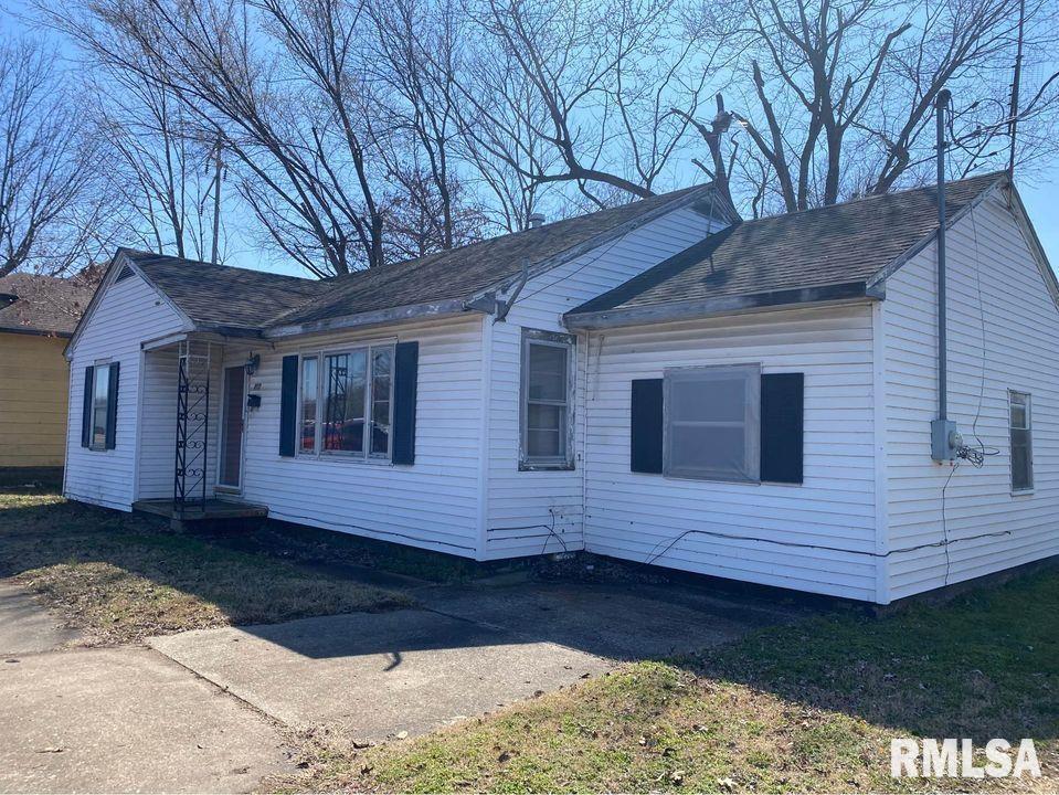 812 E 5th St., Metropolis, IL 62960