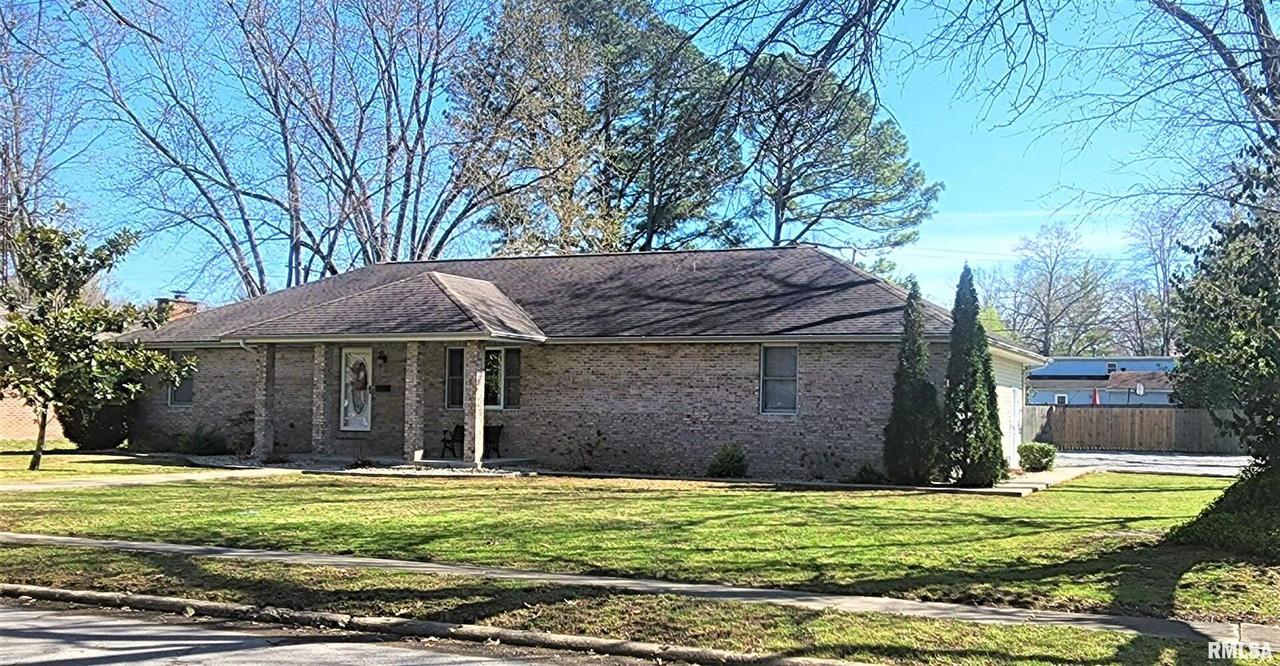 510 W Reed St., Benton, IL 62812