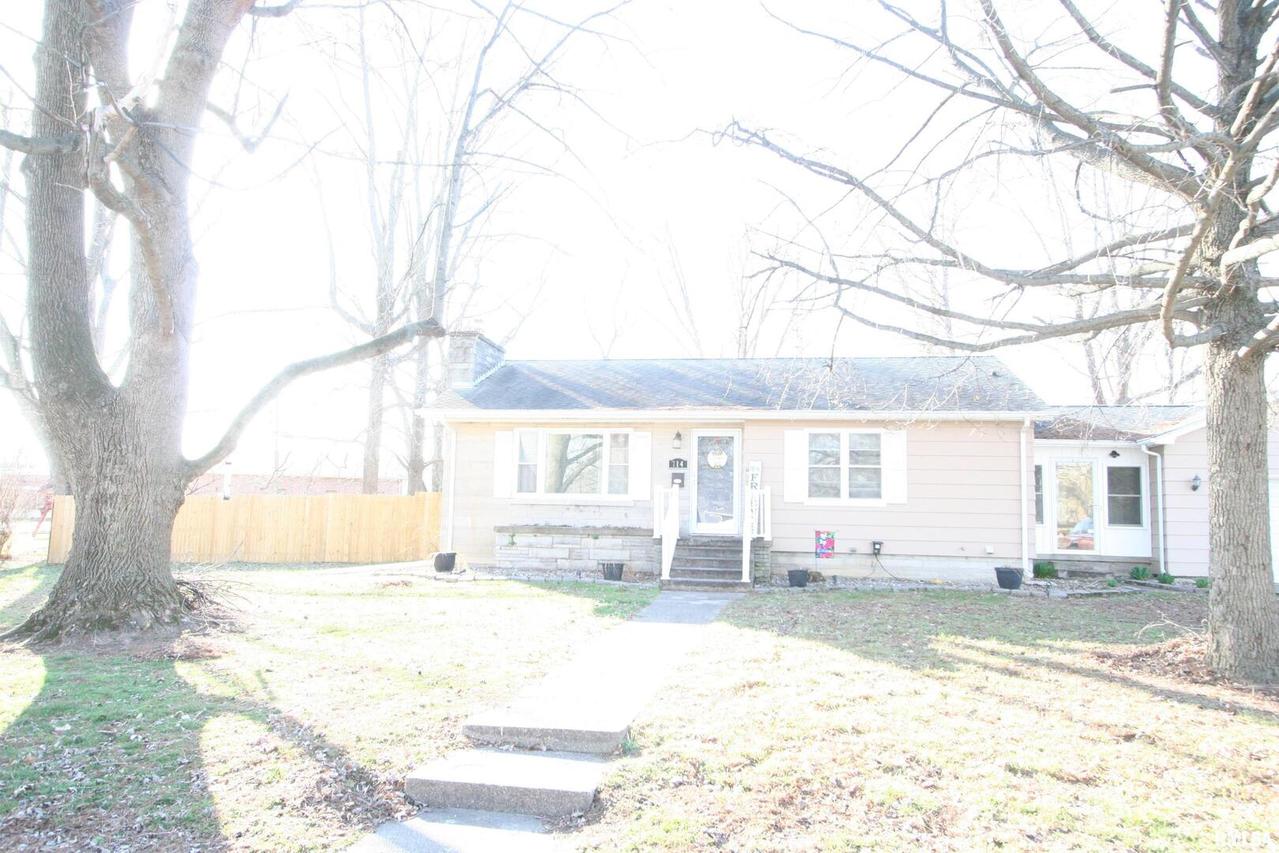 714 Montgomery Cir., Carmi, IL 62821