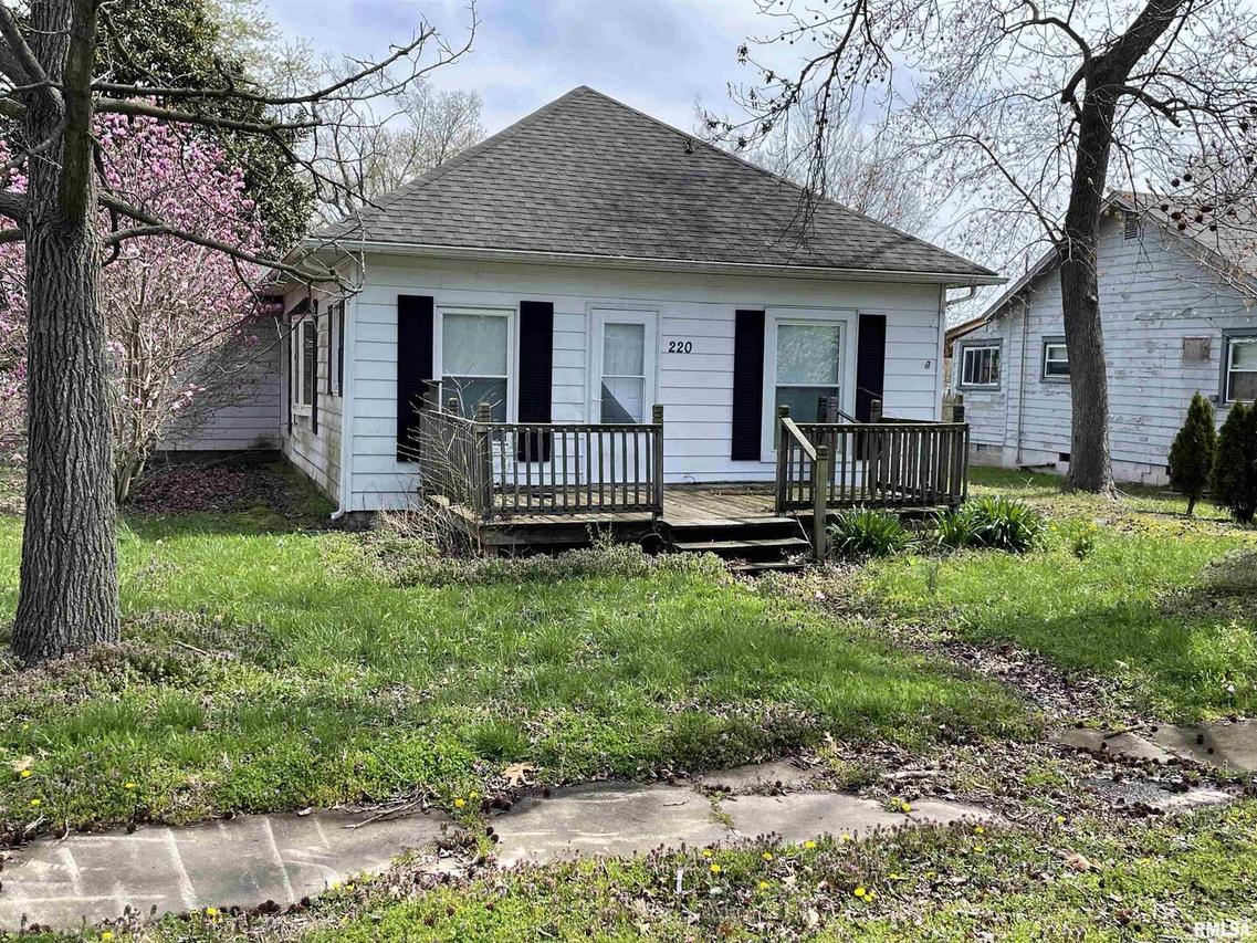 220 N Wilson St., Hurst, IL 62949