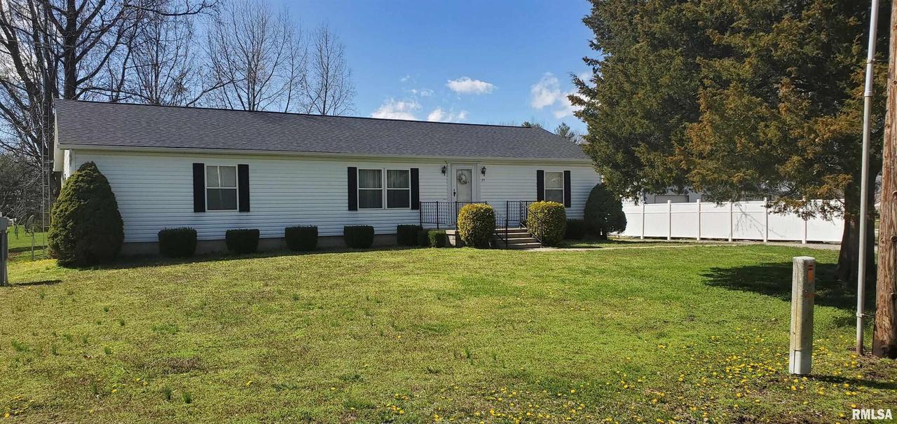 25 S Washington St., Tamaroa, IL 62888