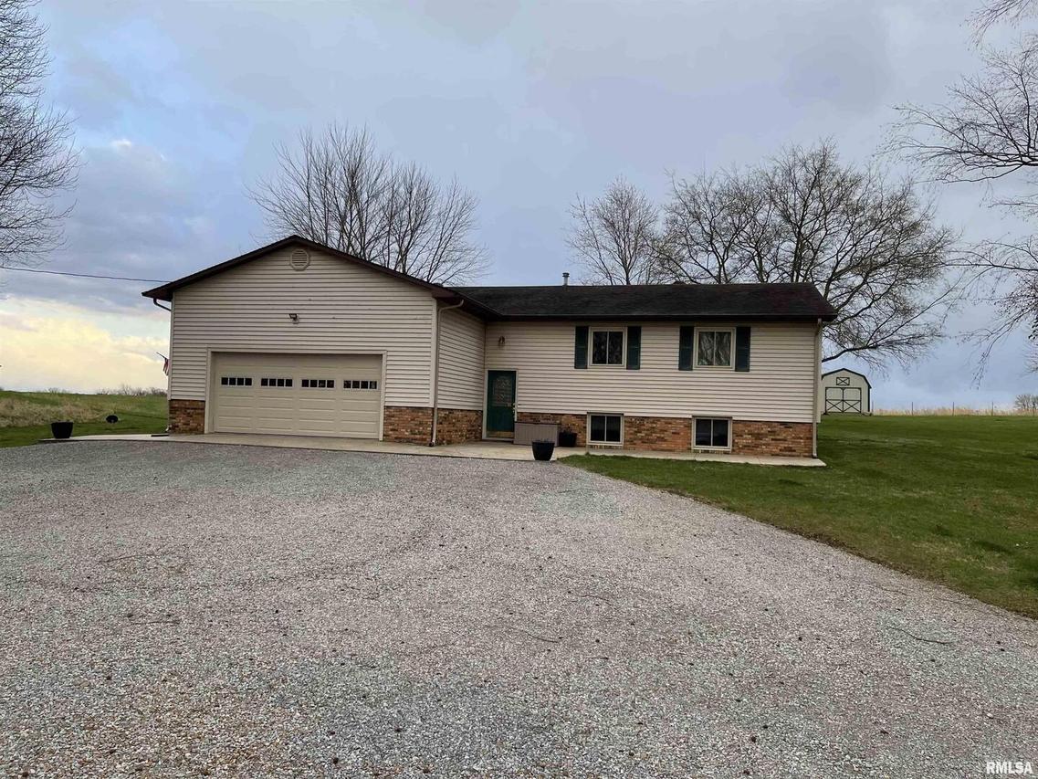 709 County Road 1200 N Rd., Carmi, IL 62821