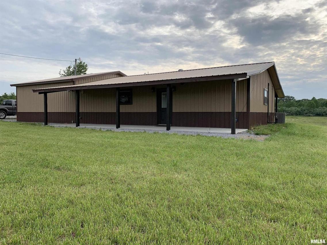 10549 Army Navy Store Rd., Mcleansboro, IL 62859