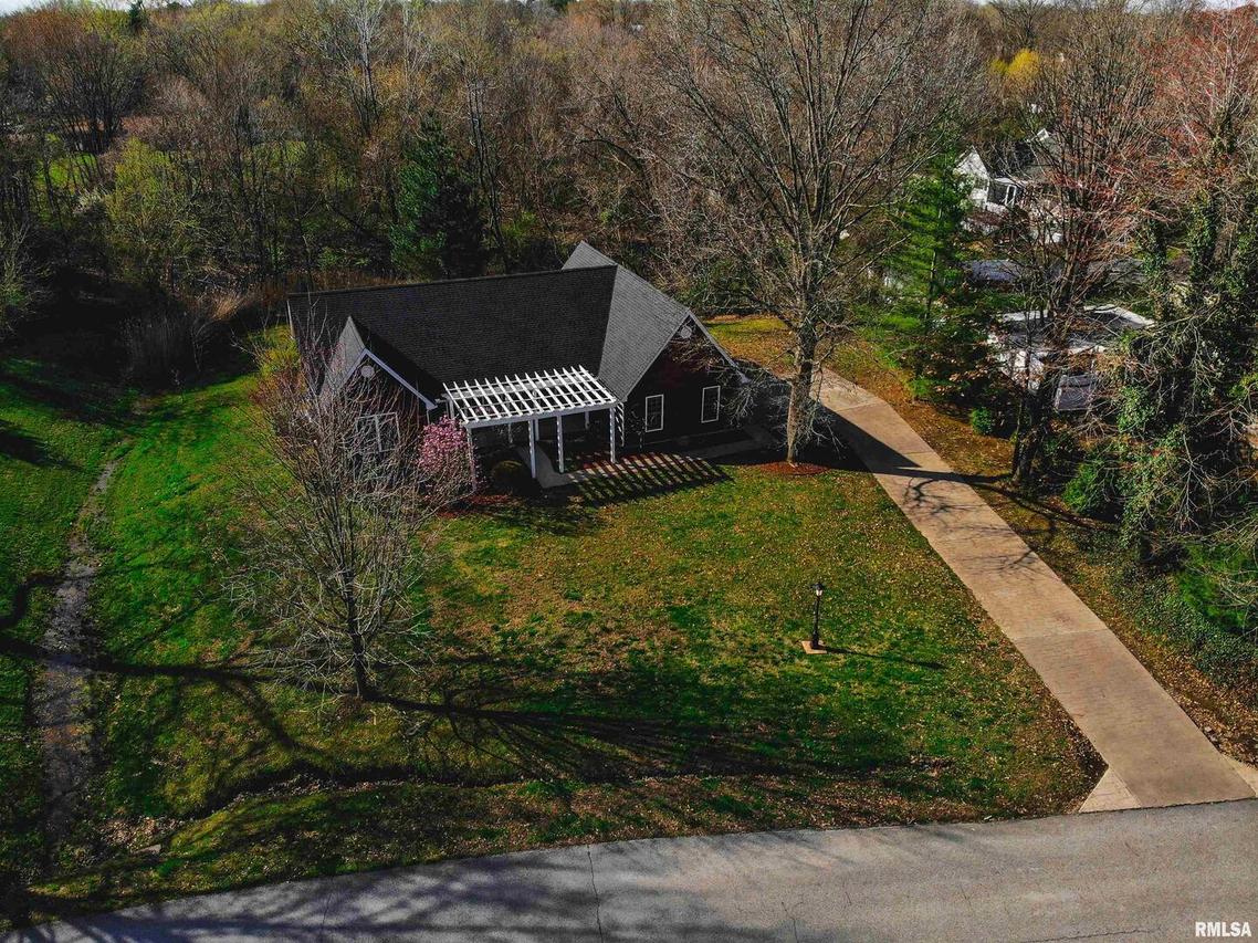 409 Arbor Dr., Carterville, IL 62918