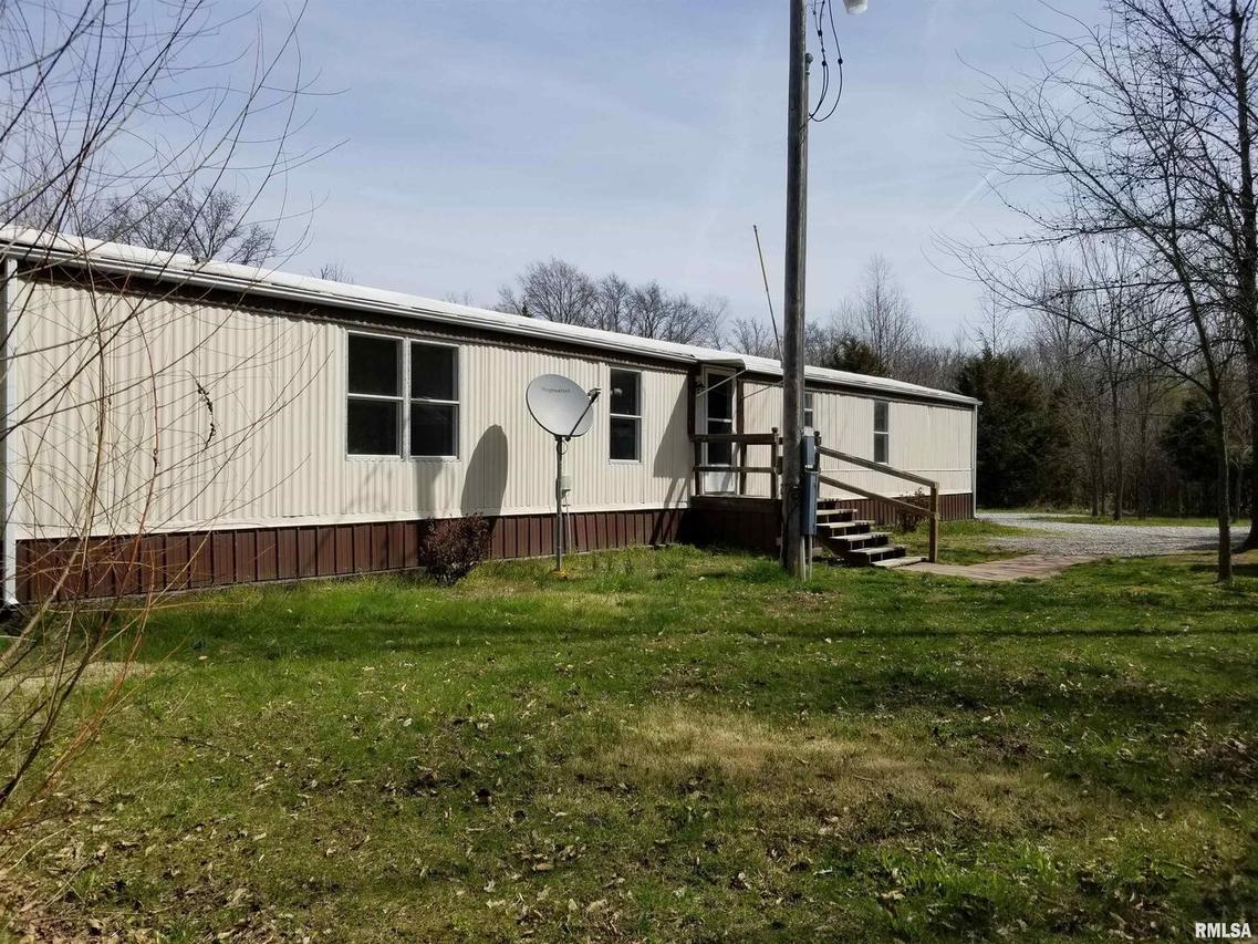 4616 E Mozart Rd., Woodlawn, IL 62898