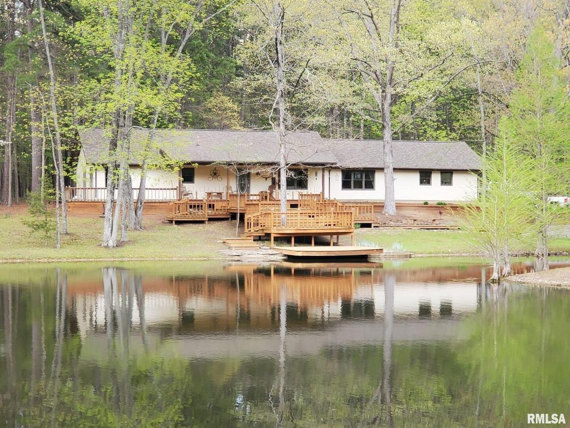 9625 County Road 900 E Rd., Mcleansboro, IL 62859