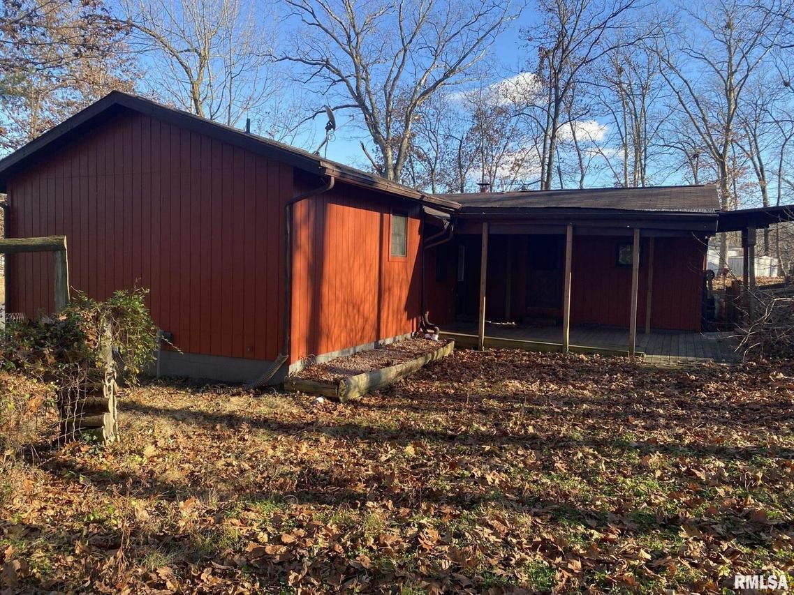 197 Bass Dr., Edgewood, IL 62426