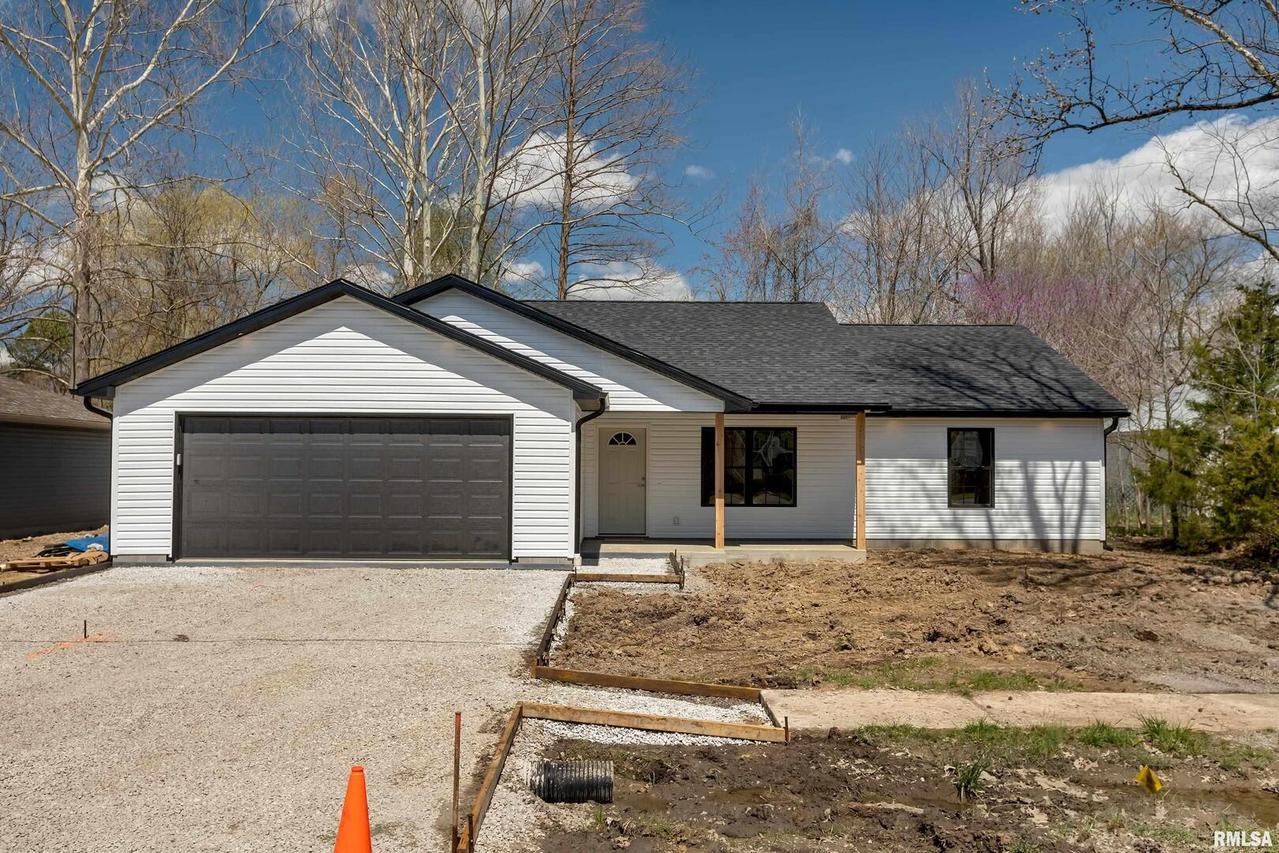 310 Madison St., Cambria, IL 62915