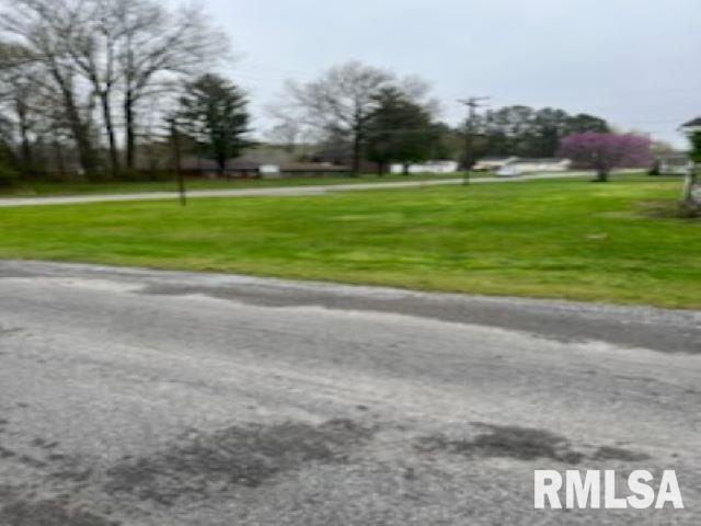 101 3rd St., Colp, IL 62921