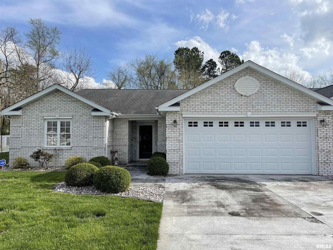 611 Lake Harbor Dr., Marion, IL 62959