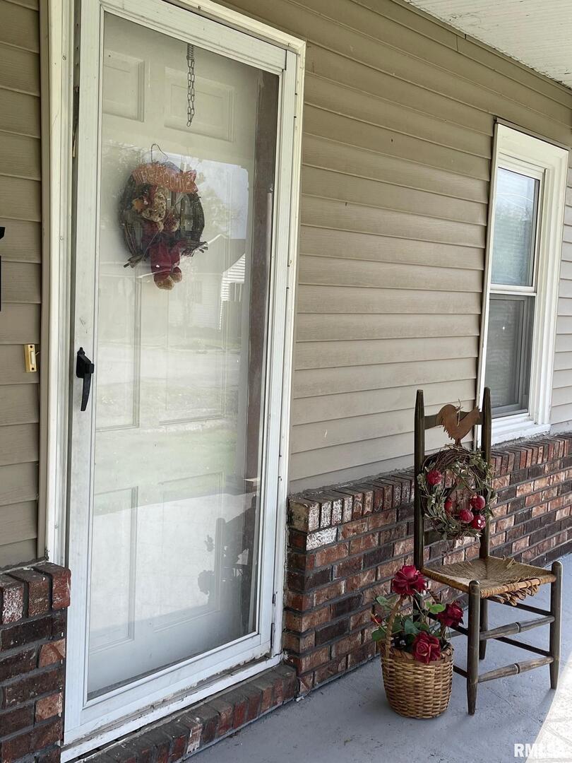 344 W 4th St., Benton, IL 62812