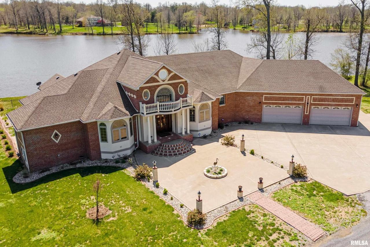 610 Corbin Dr., Energy, IL 62933