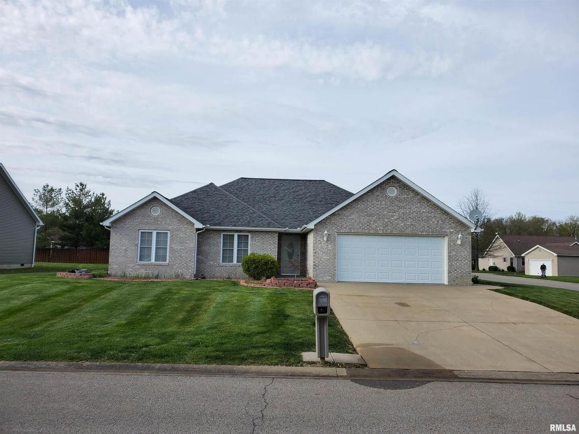1410 Persimmon Dr., Marion, IL 62959