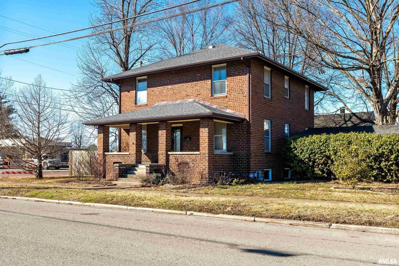 1624 Spruce St., Murphysboro, IL 62966