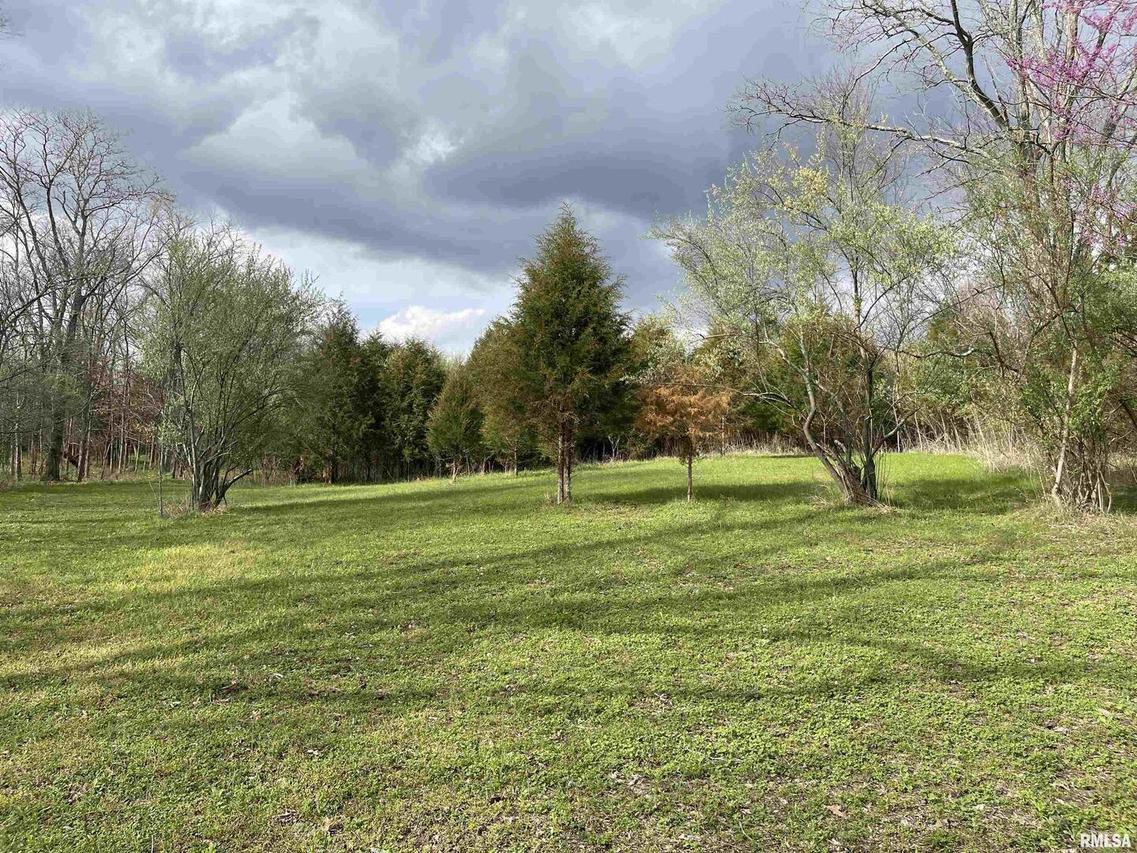 000 Tom Dick Hill Rd., Stonefort, IL 62987