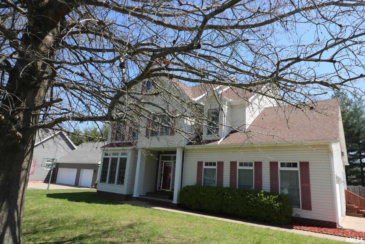 108 Lyndsey Ln., Carterville, IL 62918