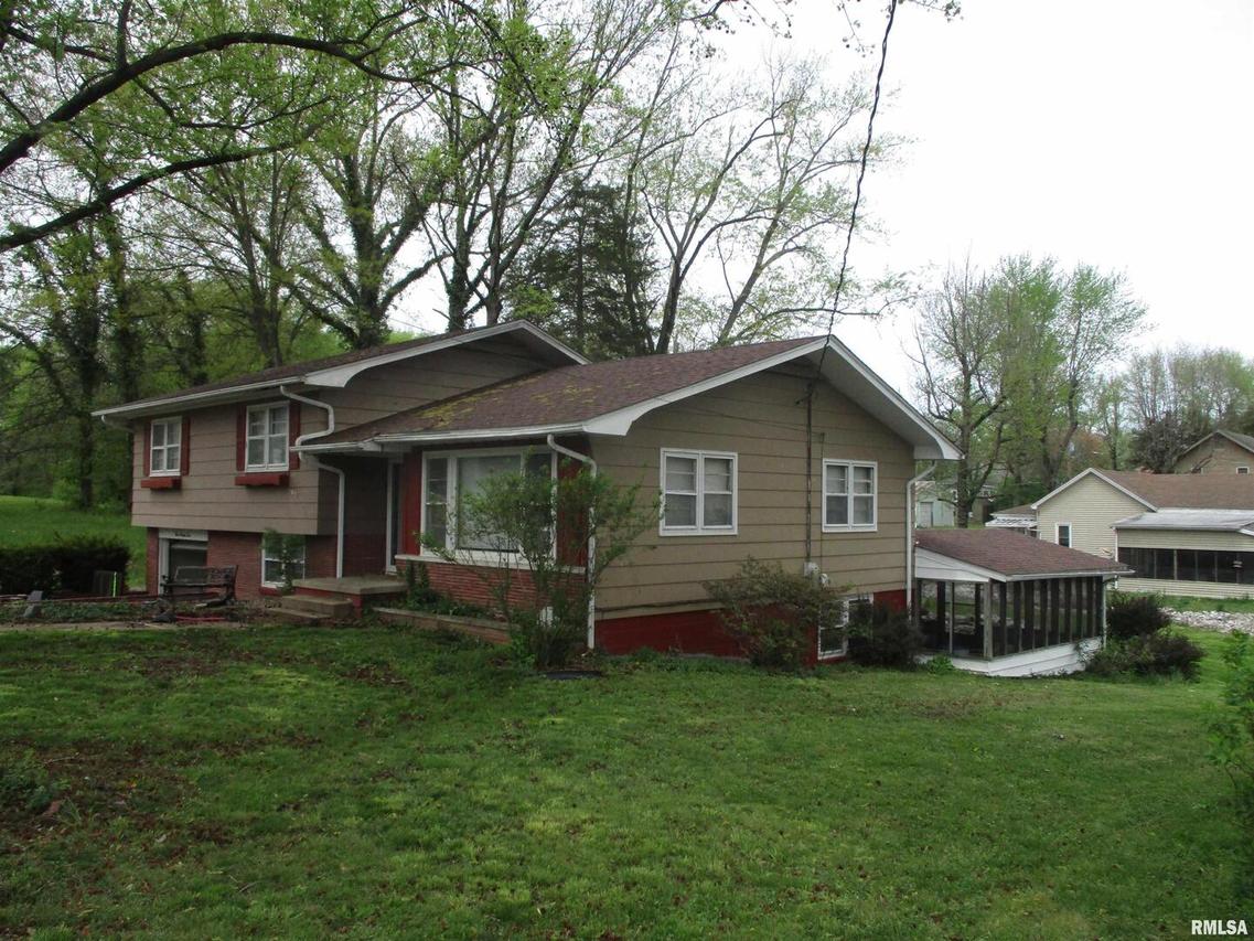 304 E Winter Ave., Duquoin, IL 62832