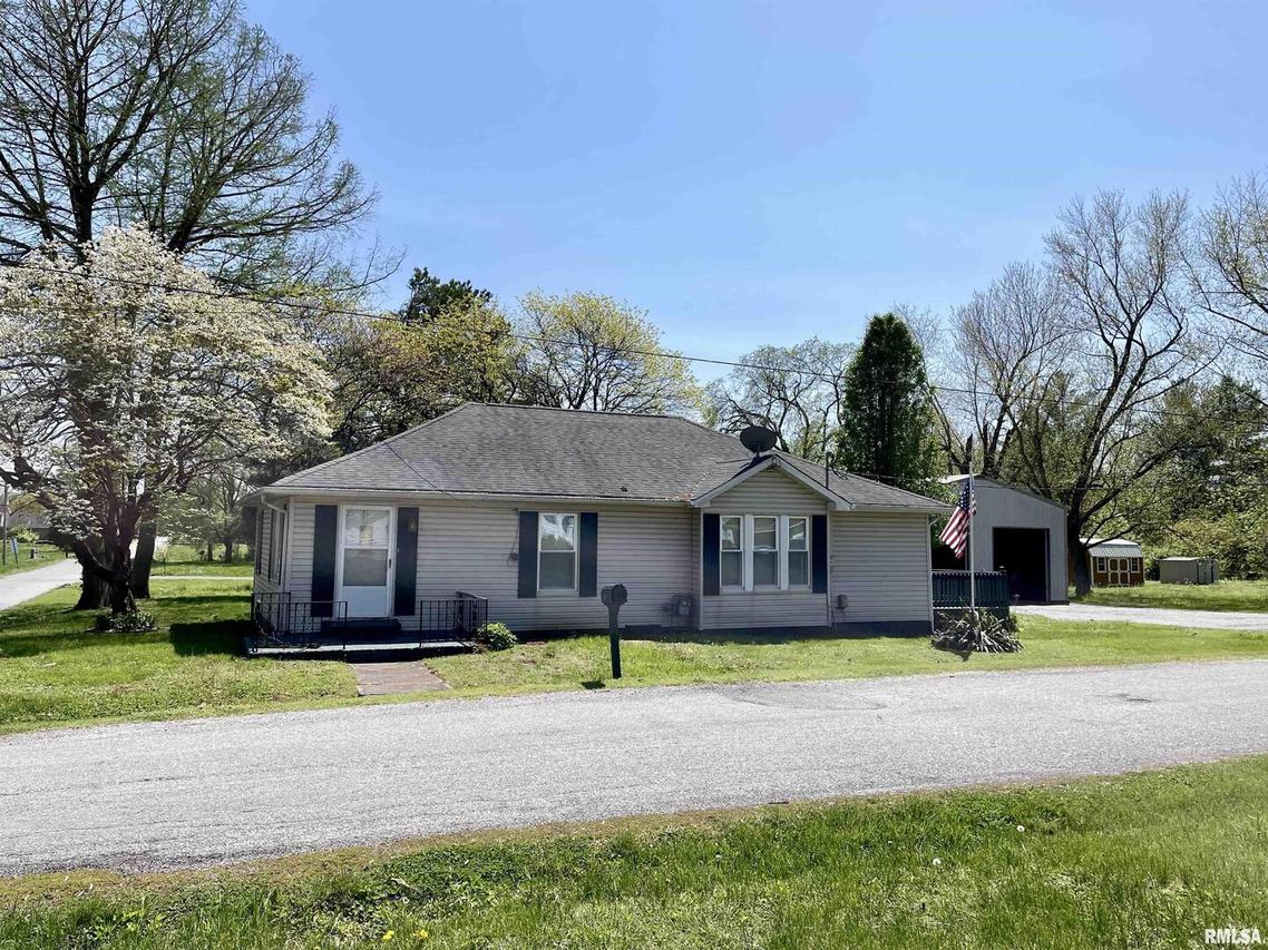 411 N Illinois Ave., West Frankfort, IL 62896