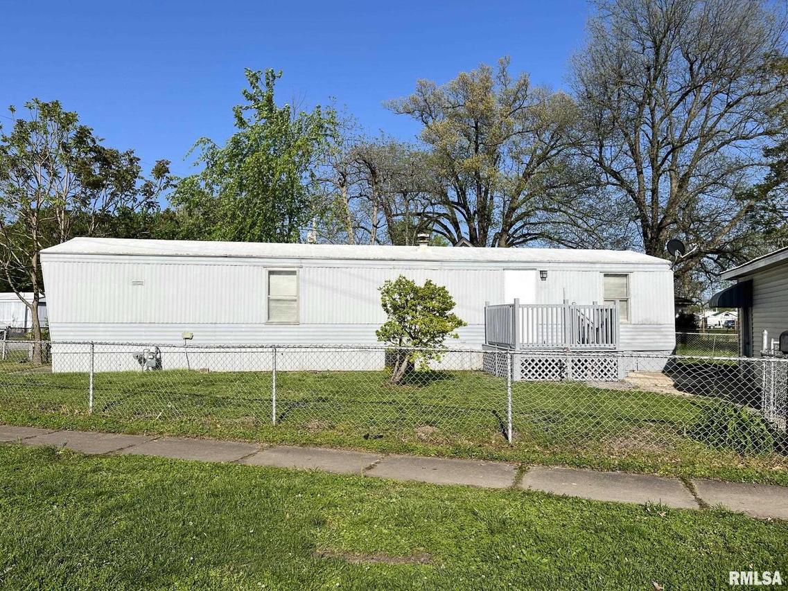 800 E 6th St., Metropolis, IL 62960