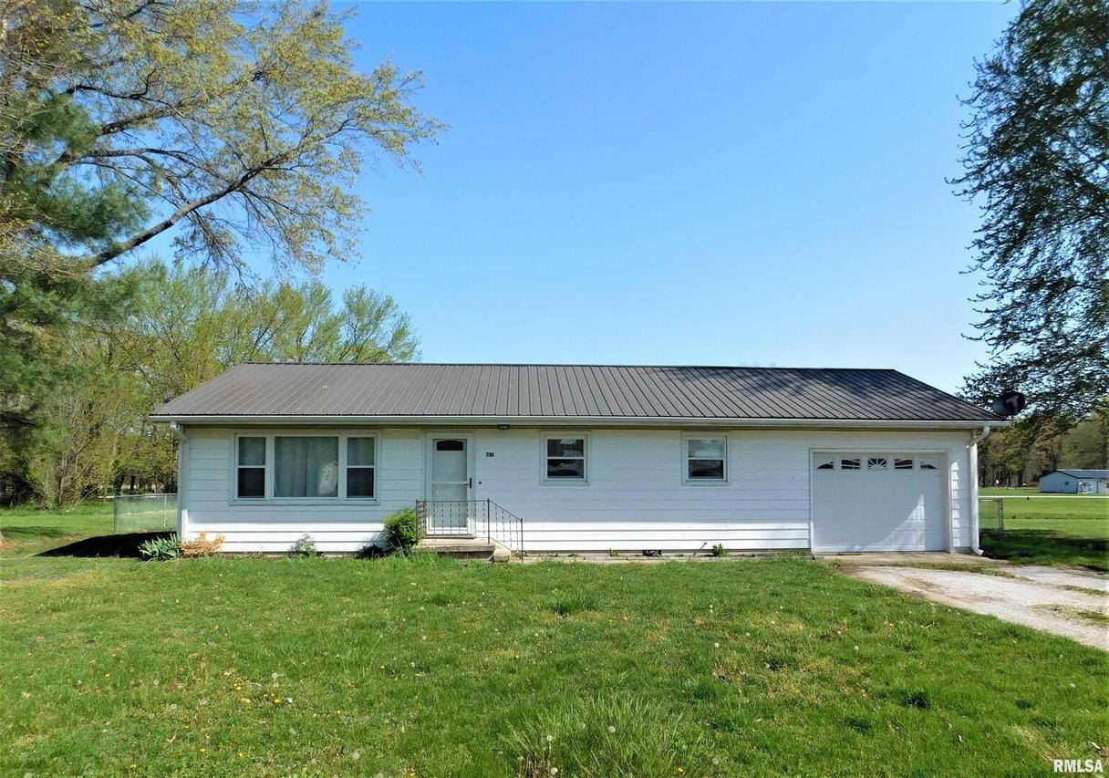 701 Boyd Ave., Iuka, IL 62849