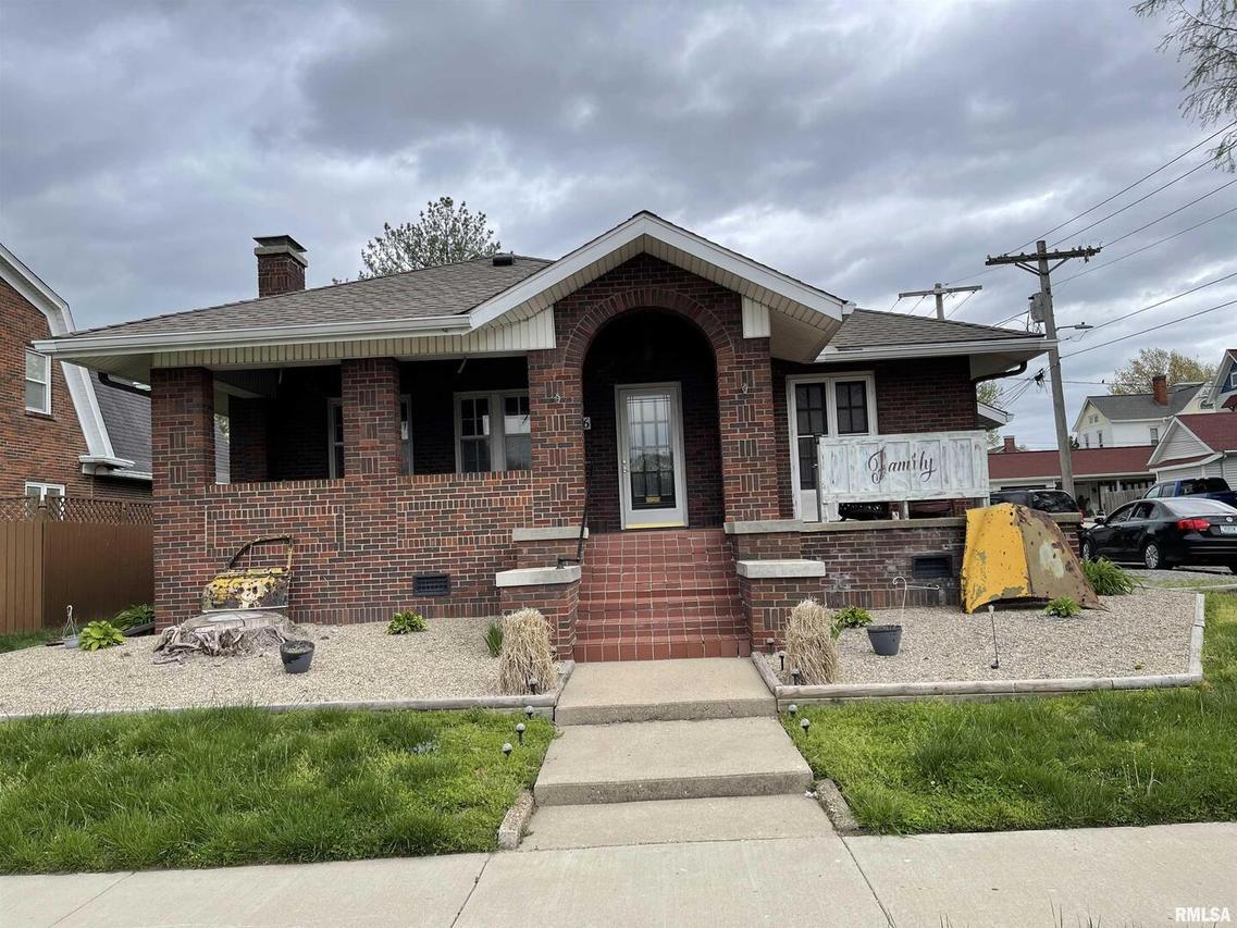 306 Oak St., Carmi, IL 62821
