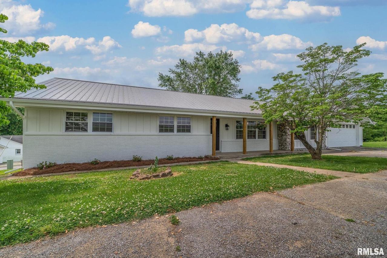 171 E Fords Ferry Rd., Cave In Rock, IL 62919