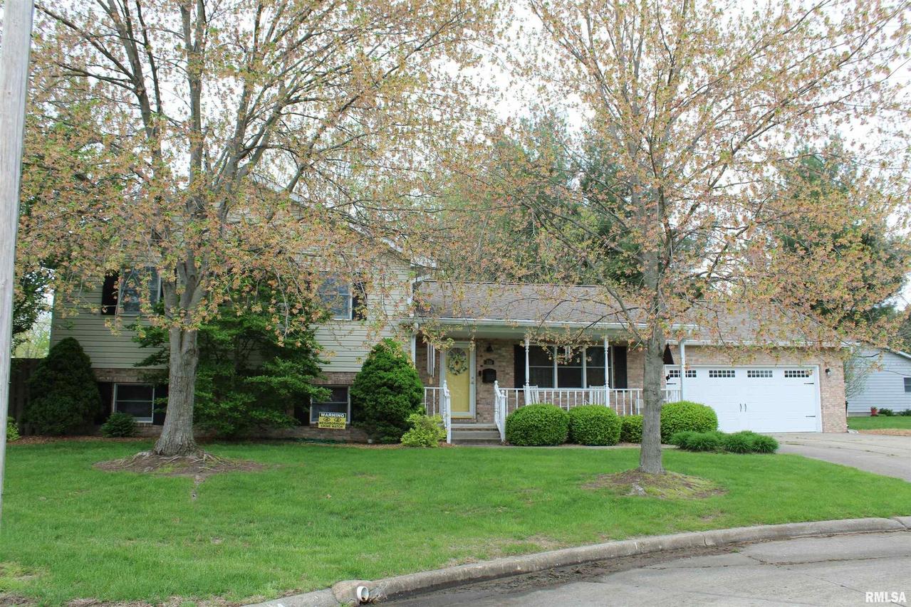 510 Willow Pl., Salem, IL 62881