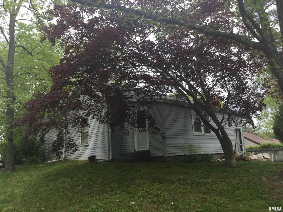 212 N Centennial St., Cobden, IL 62920