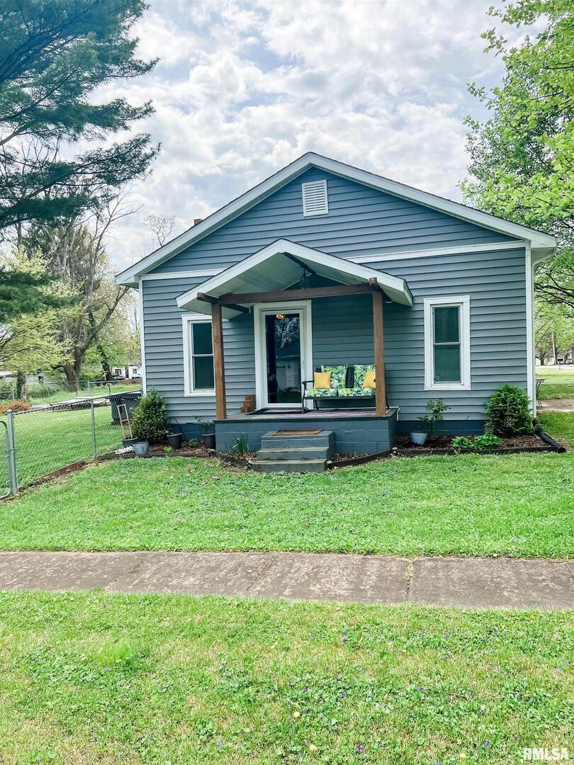 609 W Matthew St., Sesser, IL