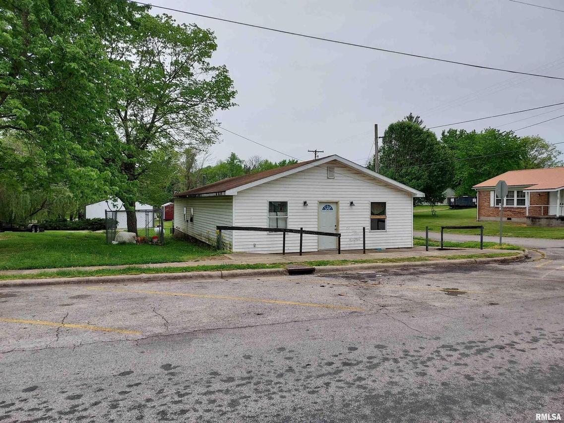 71 Main St., Buncombe, IL 62912