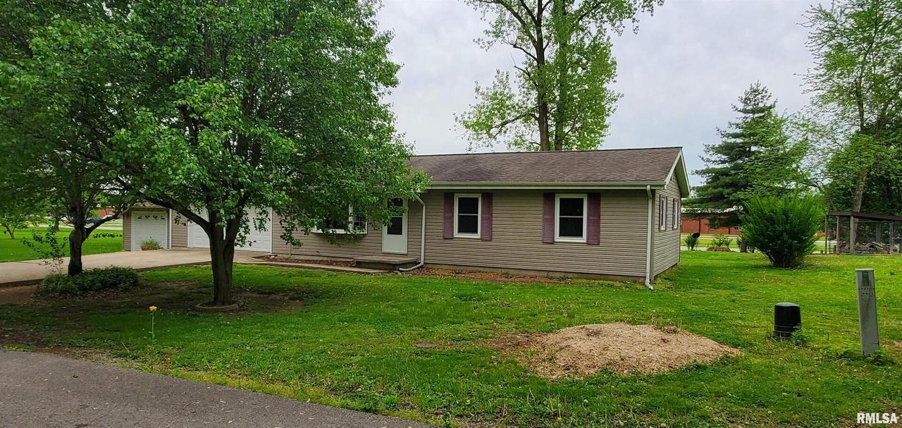 829 Iris Ln., Duquoin, IL 62832