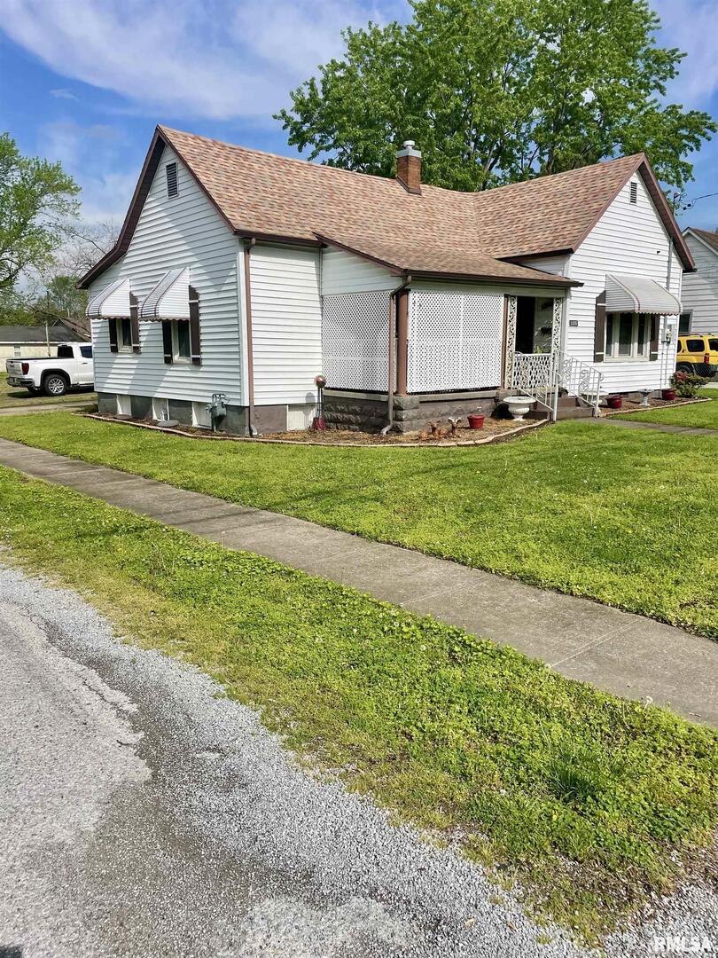 1100 Benton Ave., Johnston City, IL 62951