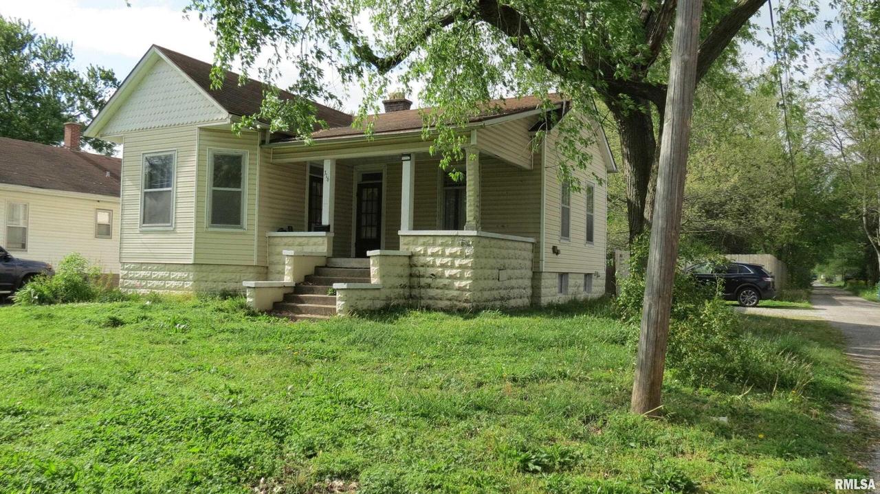 316 W Main St., Duquoin, IL 62832