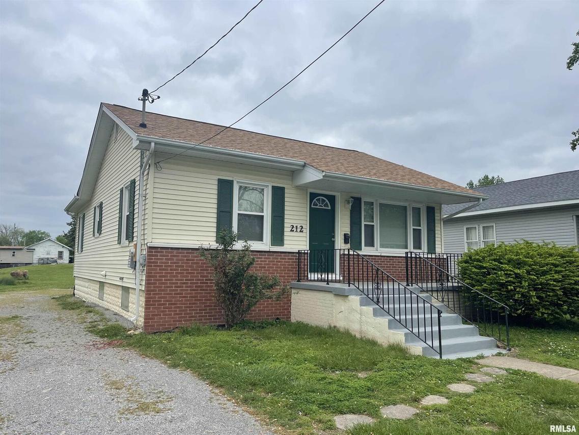 212 E Charles St., Marion, IL 62959