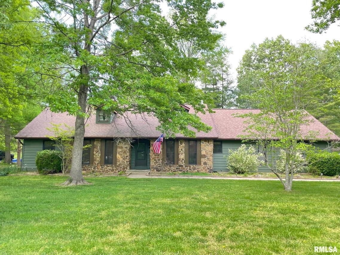 104 Arbor Dr., Carterville, IL 62918