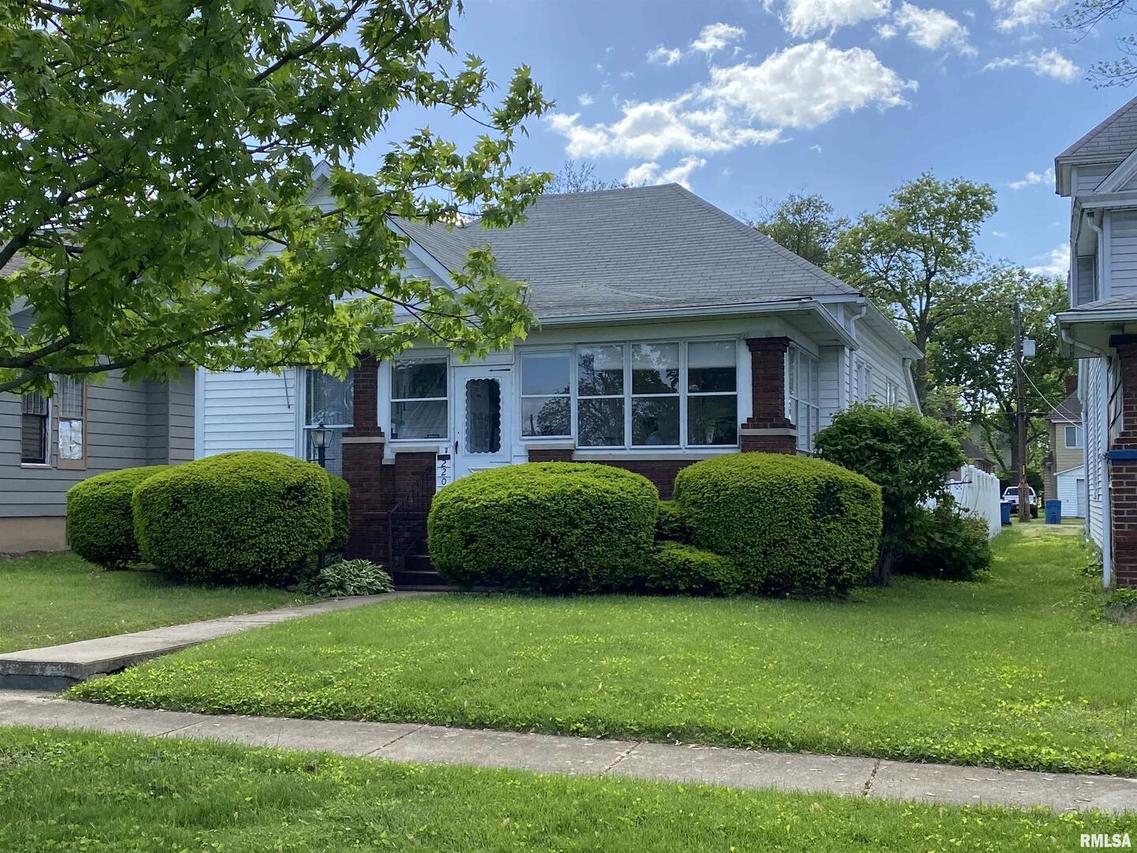 220 N Cherry St., Centralia, IL 62801