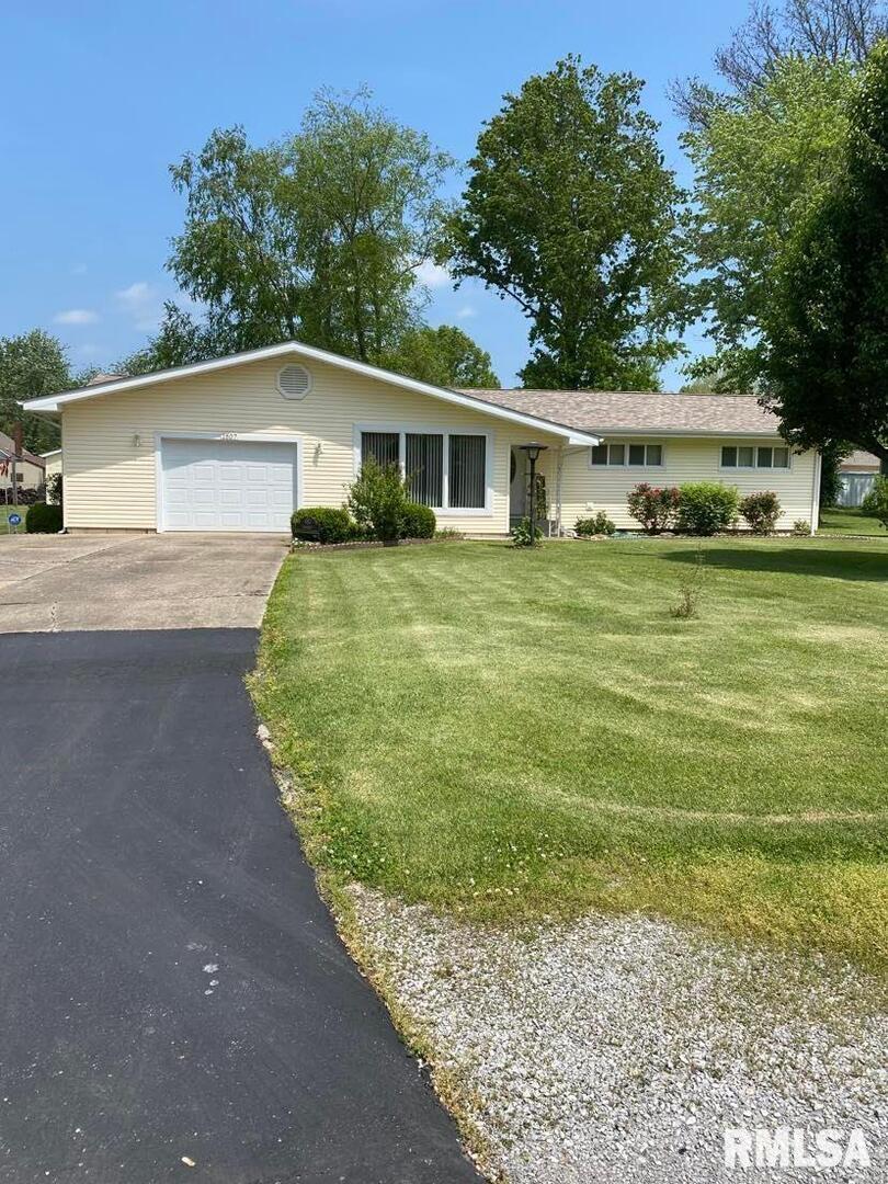 1607 E Cleveland St., West Frankfort, IL 62896