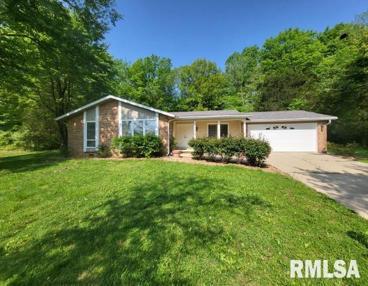 16395 N Hawthorne Ln., Mt Vernon, IL 62864