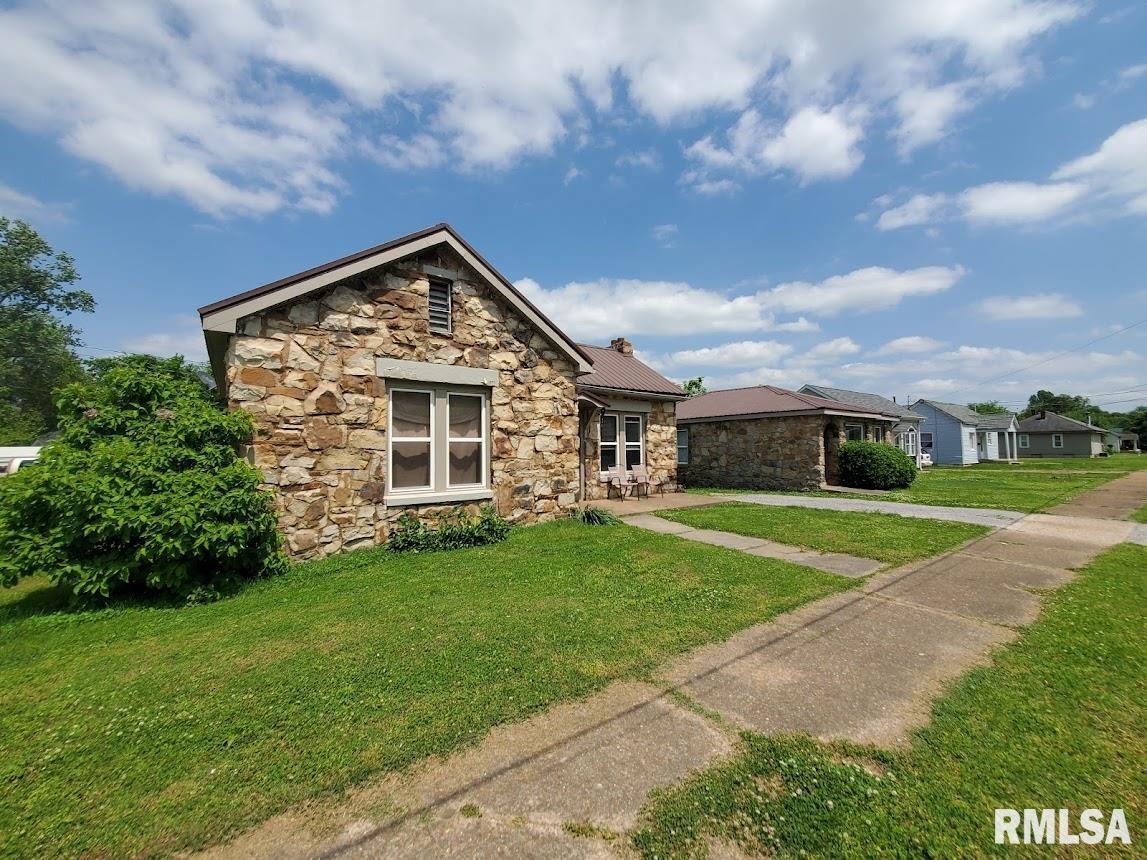 101 E 12th St., Metropolis, IL 62960