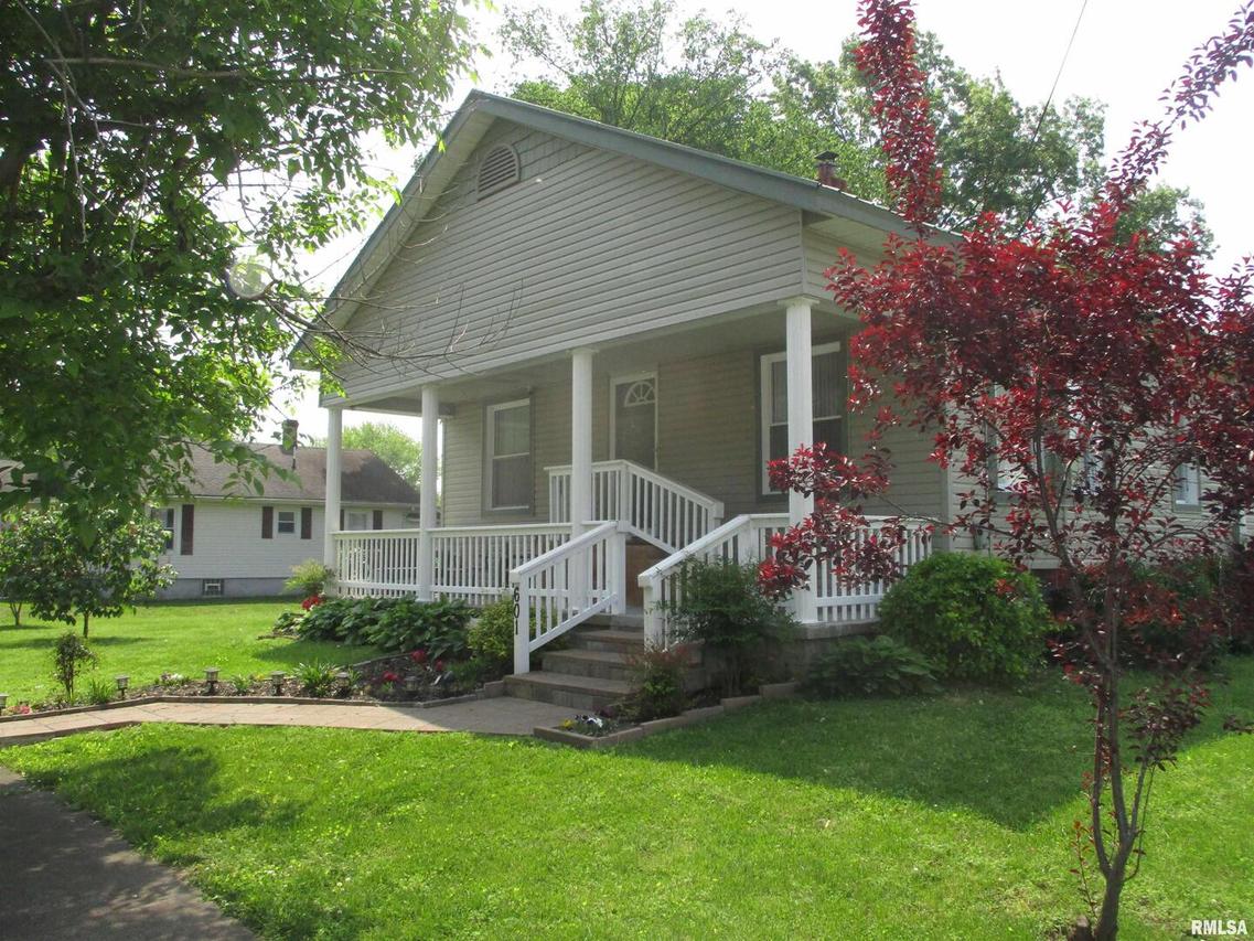 601 E Matthew St., Sesser, IL 62884