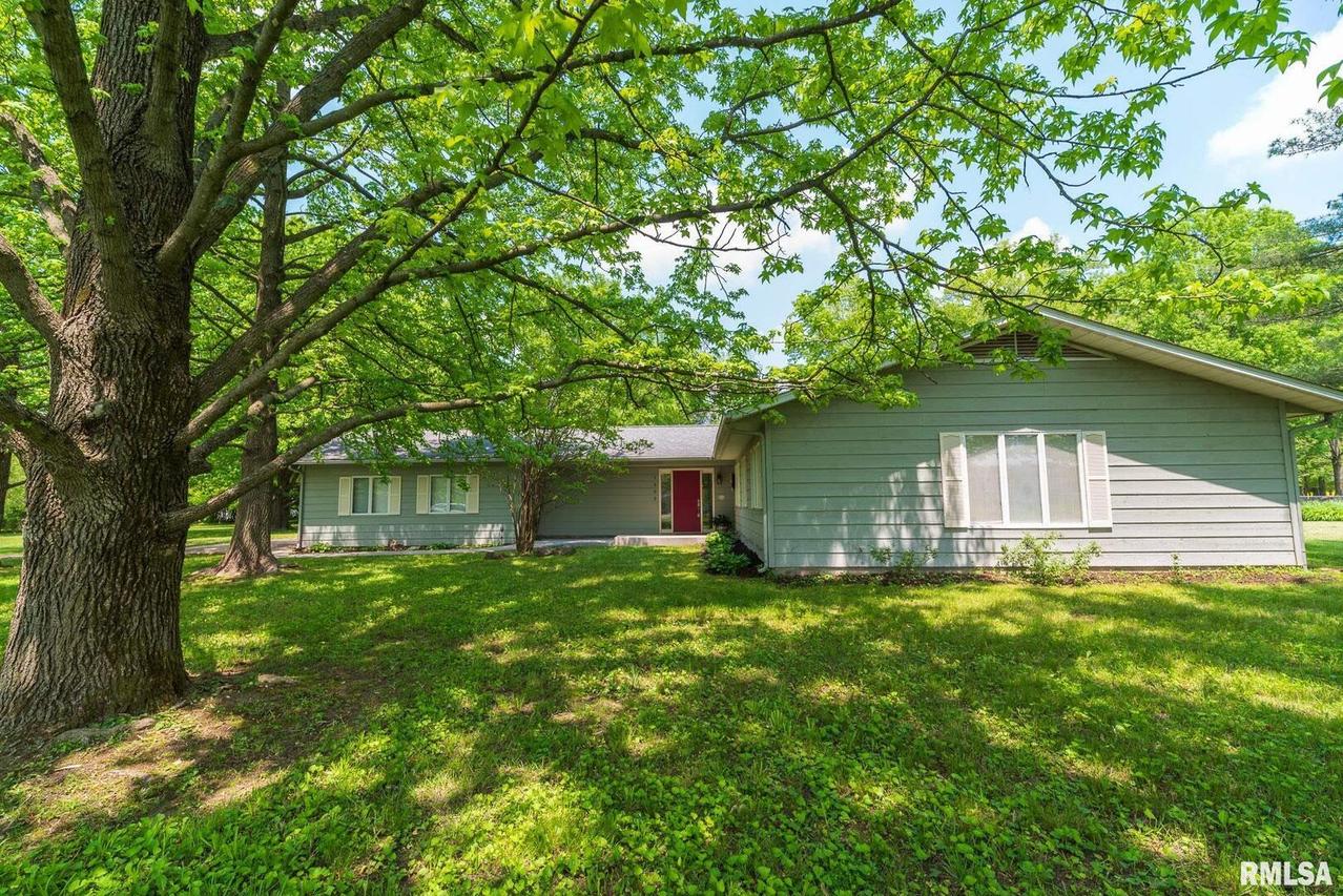 1502 Seahorse Ln., Carbondale, IL 62901