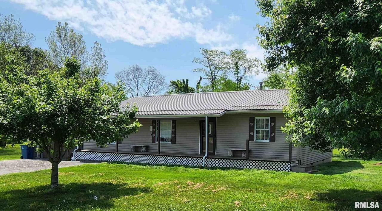 8668 Debbie Ln., Duquoin, IL 62832
