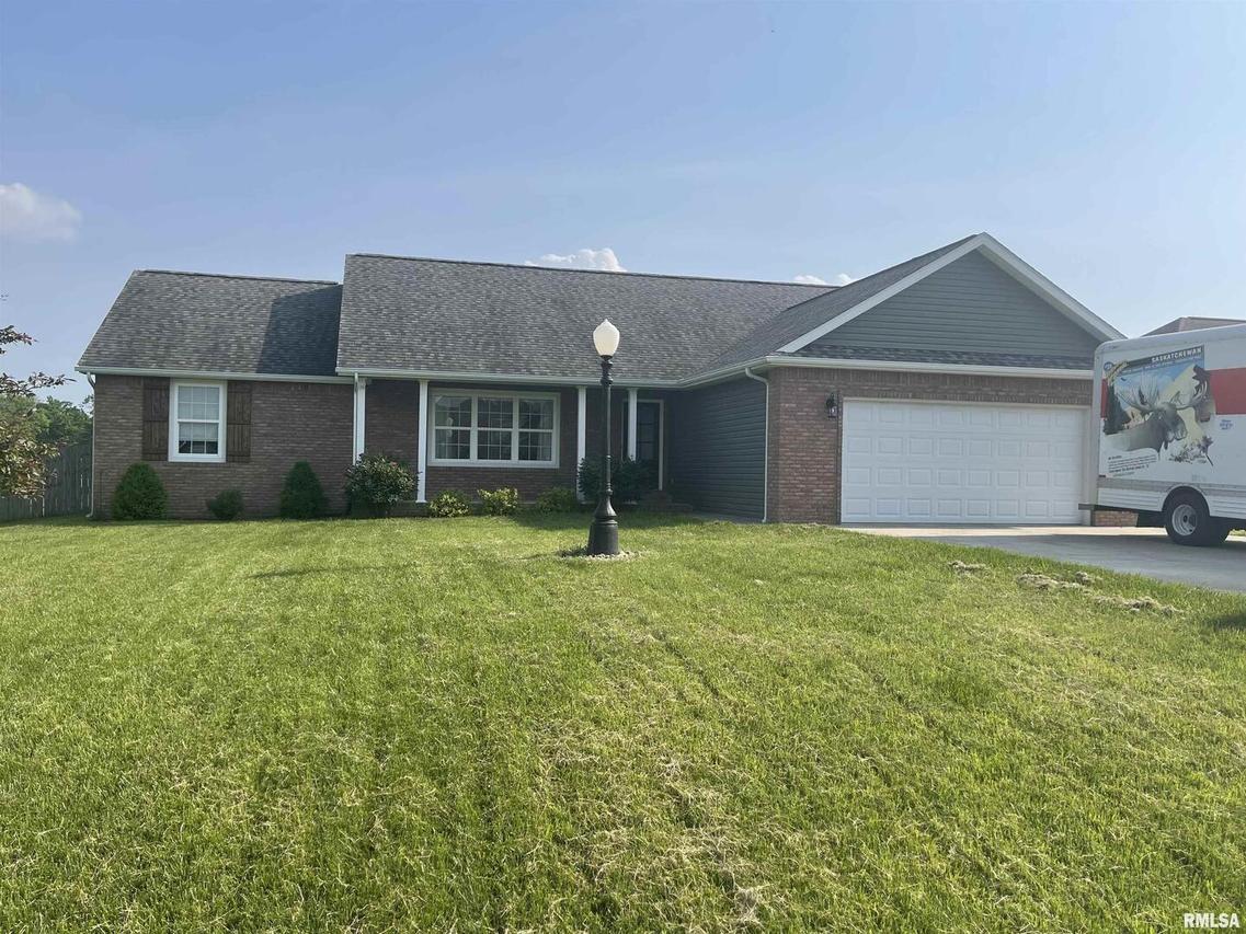 1301 Hillside Ct., Carterville, IL 62918