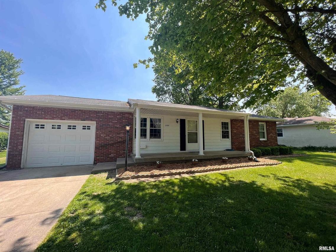 1302 Susan Ln., Carterville, IL 62918