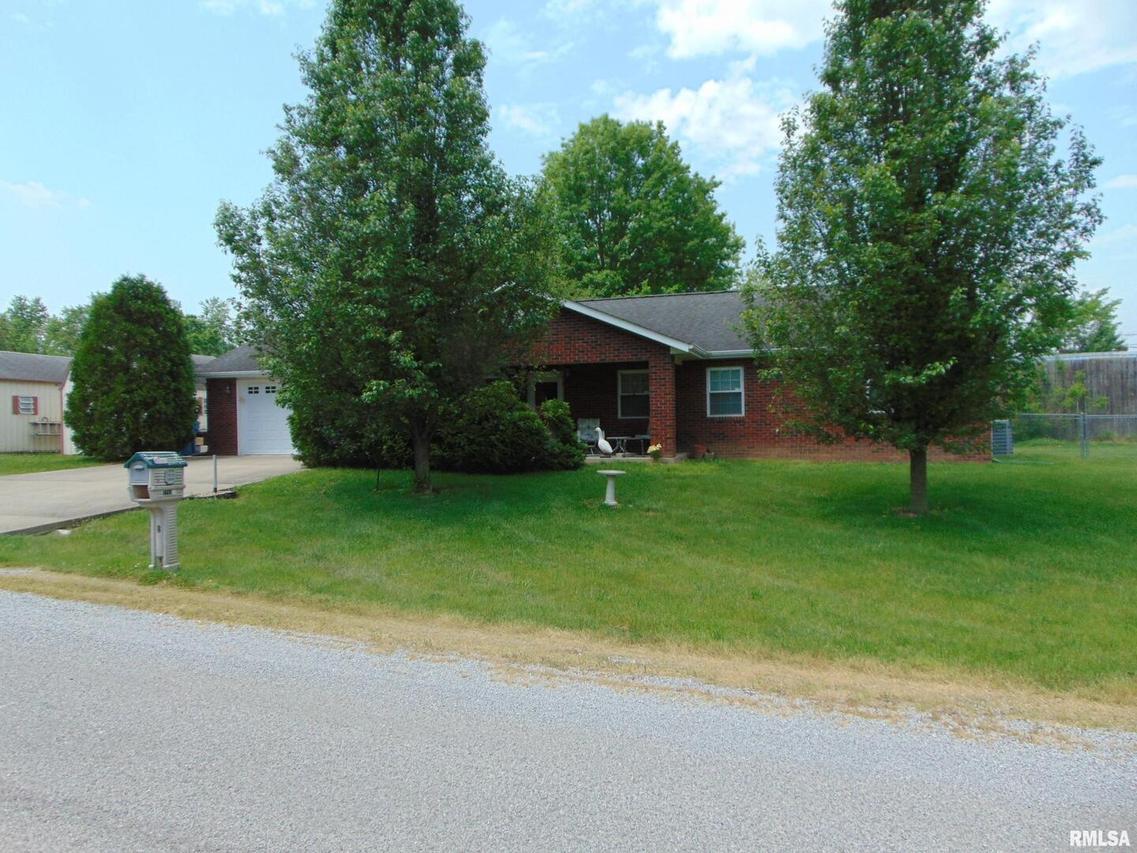 1219 Pin Oak Ln., Benton, IL 62812