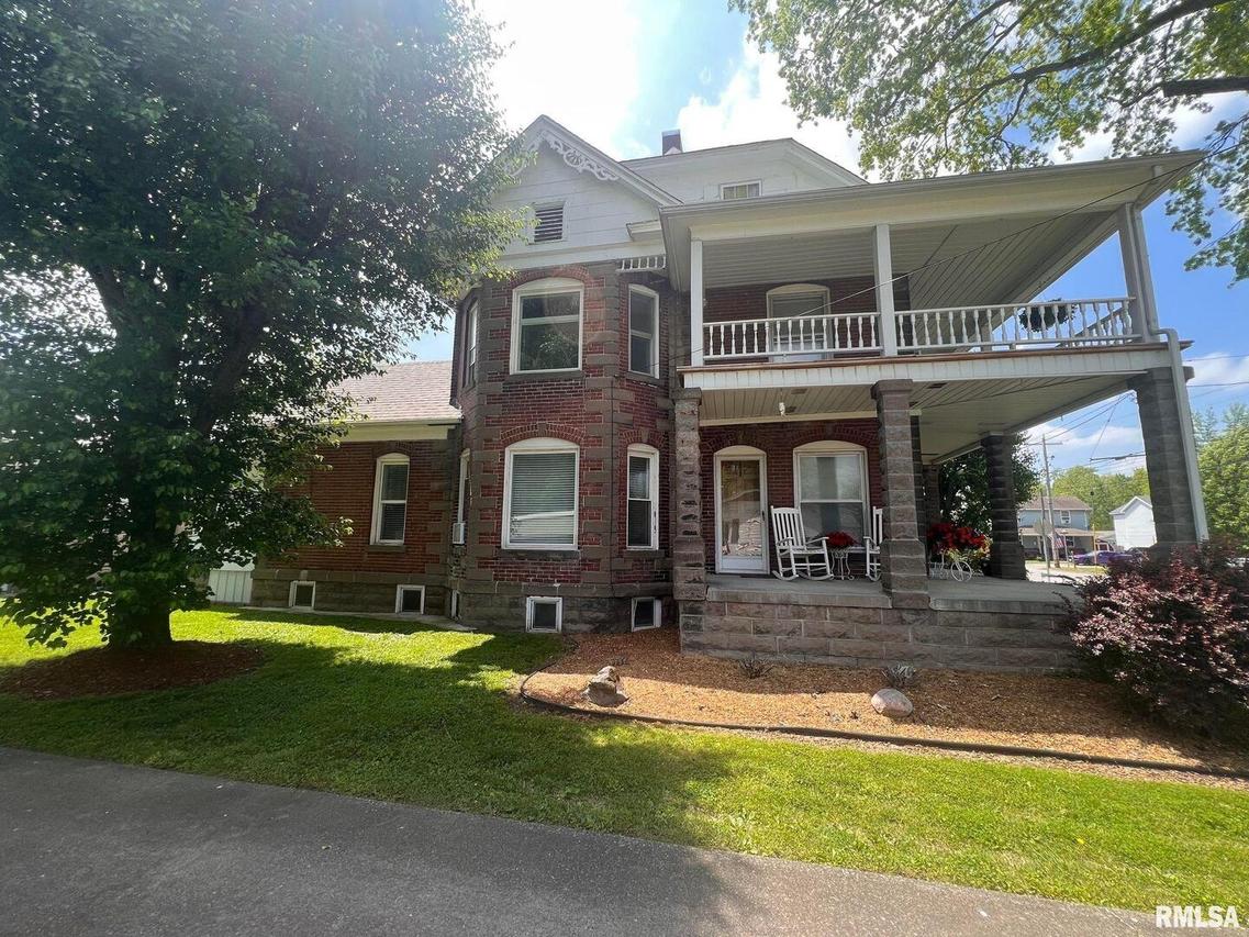 420 E Webster St., Benton, IL 62812