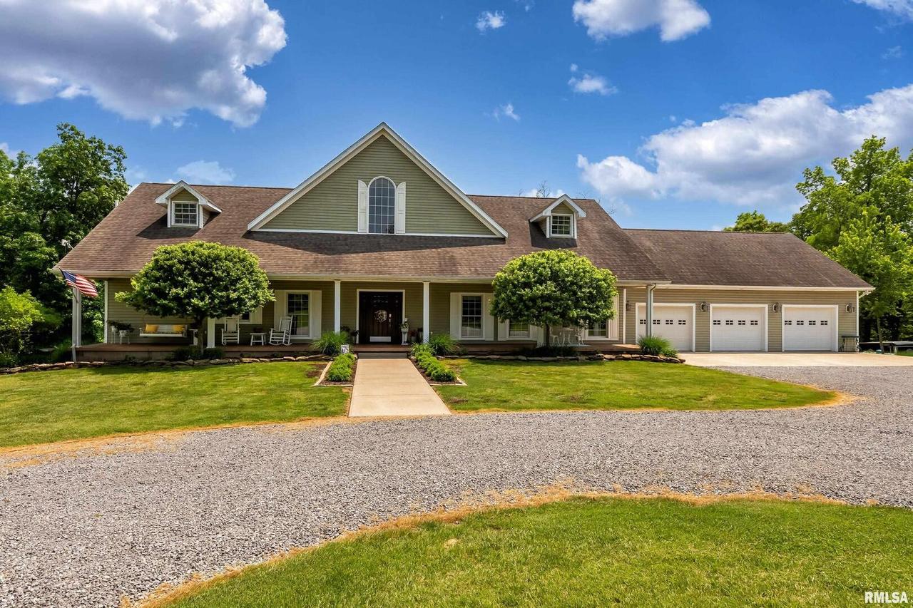 300 Crews Canyon Ln., Goreville, IL 62939