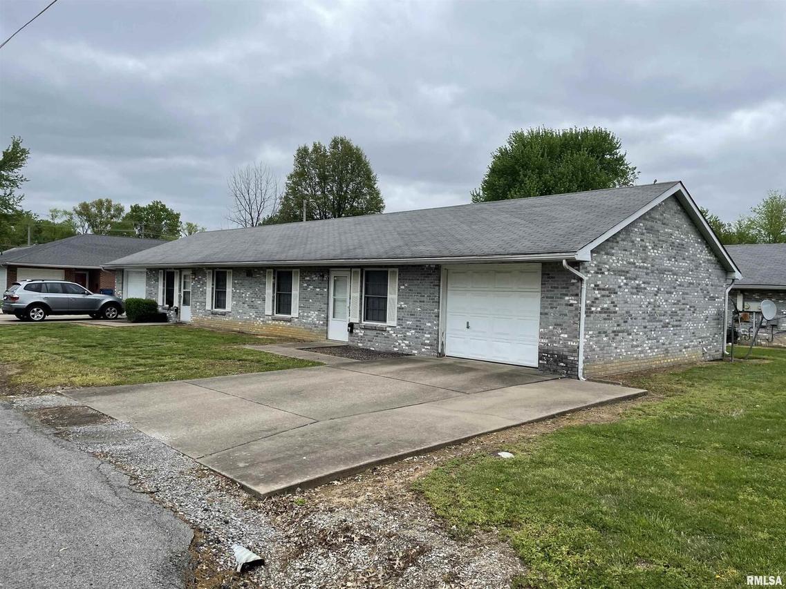 1610 & 1610 1/2 Dewey St., Marion, IL 62959
