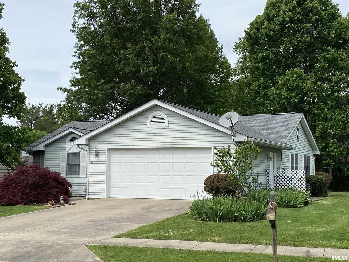 611 S Wedgewood Ln., Carbondale, IL 62901